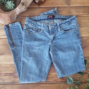 Forever 21 Denim Zip Ankle Jeans Size 26